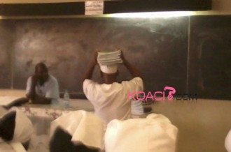 Côte d'Ivoire: Surpris en train d'imiter son directeur, l'employé est renvoyé de lÂ’entreprise ! 